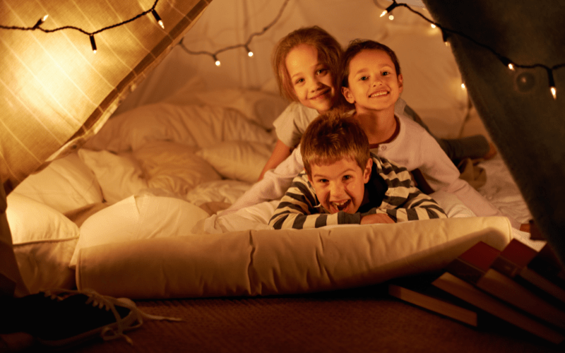 fun sumer activities for kids build a fort